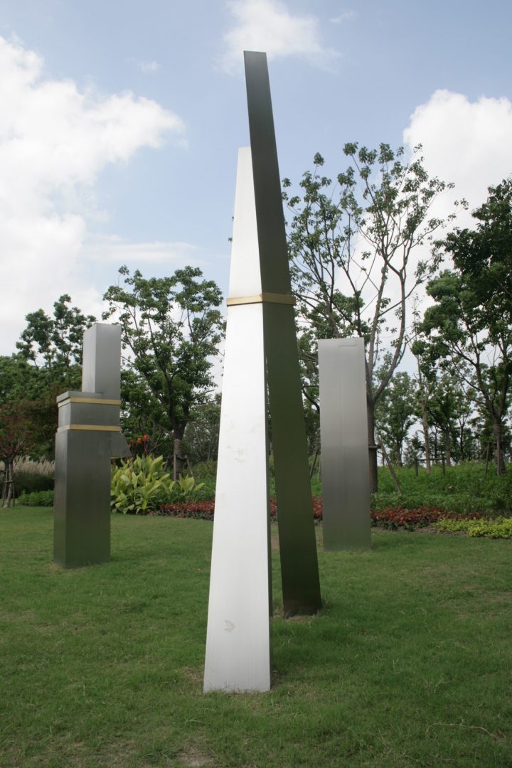 The Family, 2010, Stainless steel and bronze, 3 x 8 x 8 m, World Expo 2010, Pu Dong district, Riverside Landscaping Belt, Shanghai, China, by Virginio Ferrari. Sculpture dedication 09/19/2010. Image by mgf. 